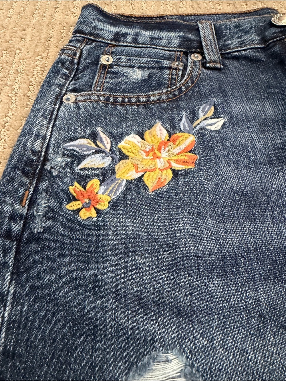 American Eagle Jean Mom Short Floral Cotton Denim - Picture 4 of 7